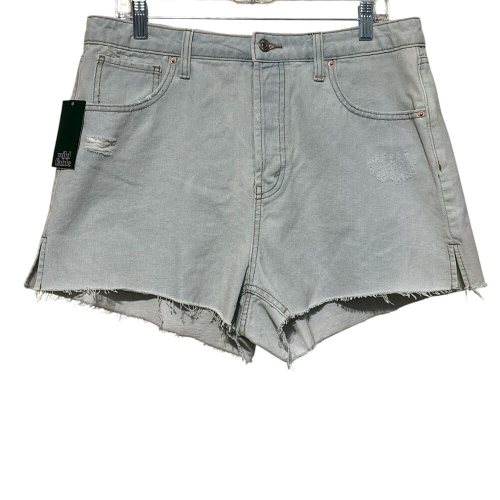 Wild Fable Light Wash Distressed Denim Shorts Women’s Size 12 Raw Hem